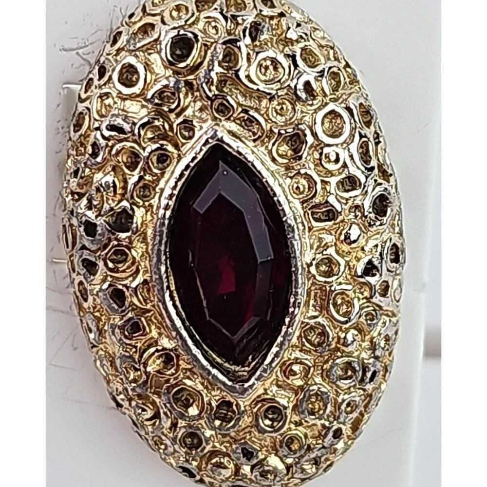 Vintage Cufflinks Gold Tone Filigree Black Foil Red Etched Ovals Unisex 4 Sets